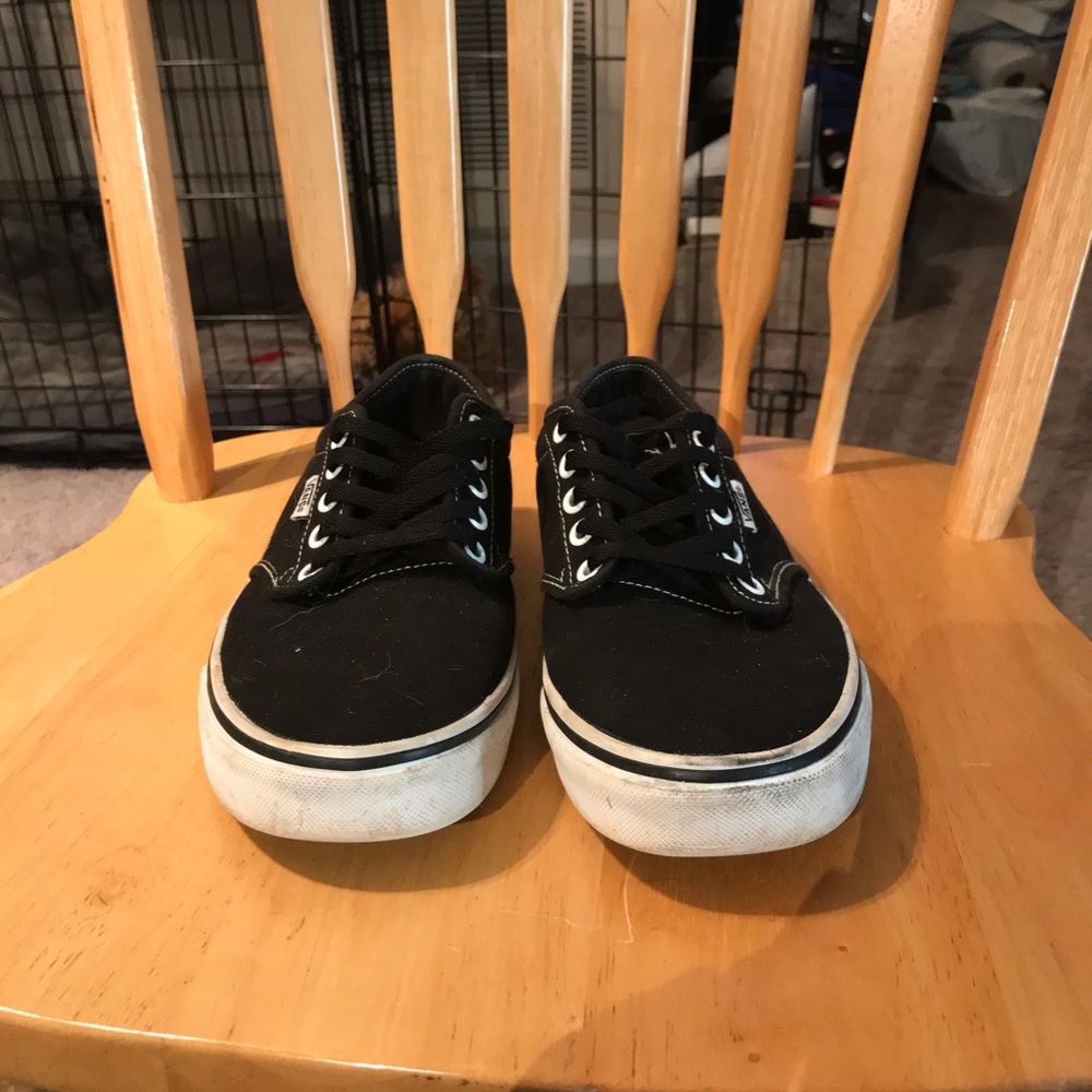 ‼️ᑎo ᒪoᑎgeᖇ ᗩᐯᗩiᒪᗩᗷᒪe‼️ Black vans!